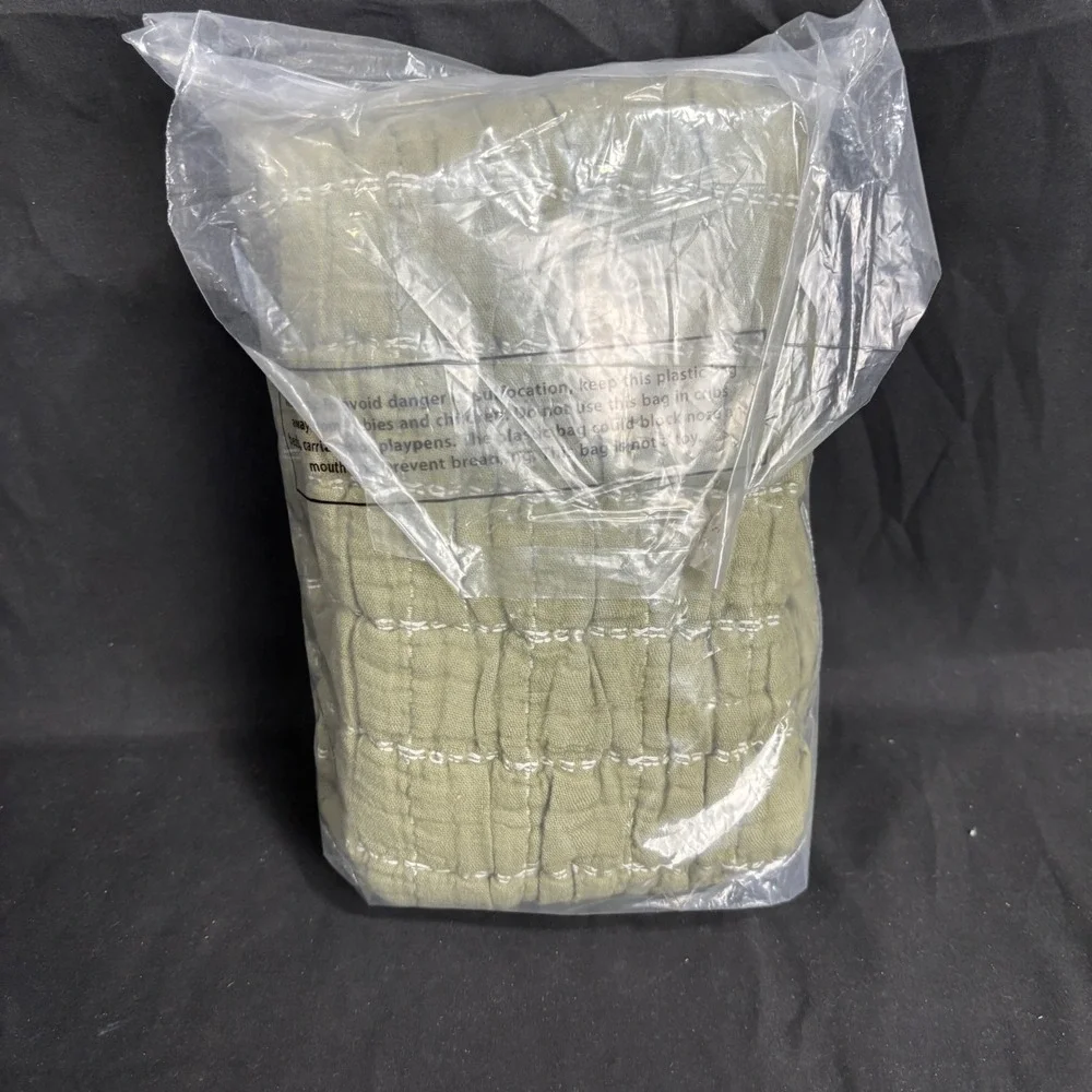 King Yarn Dye Crinkle Grid Quilt Sham Moss Green - Threshold™